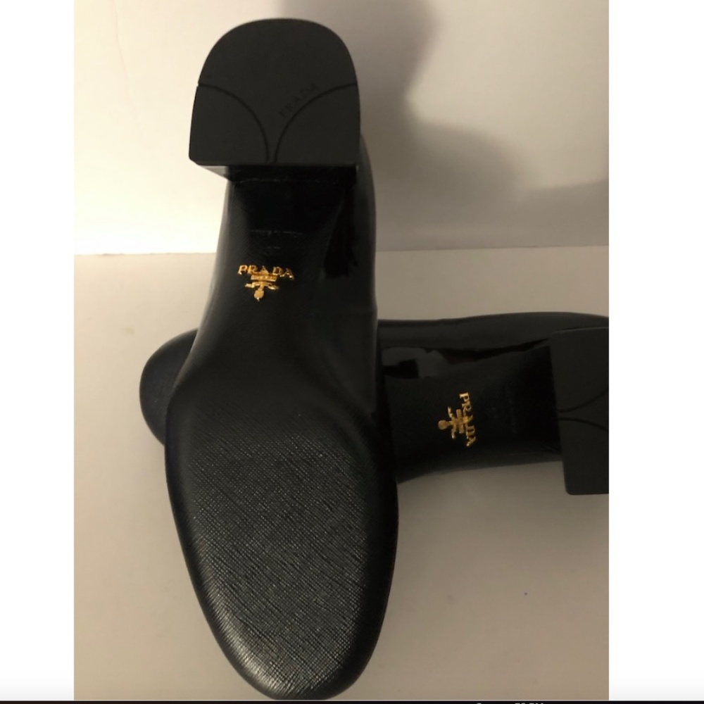 Prada  Black Patent Leather Heeled Pumps Shoes - Picture 15 of 15